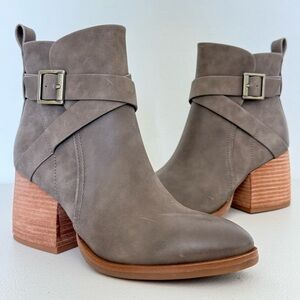NEW Korks Shyla Suede Leather Bootie Size 8.5M
